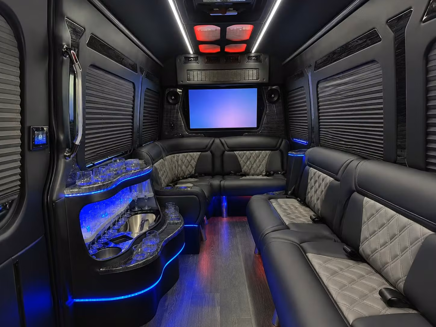 we help you compare manchester field trip transportation for multi school and district wide events